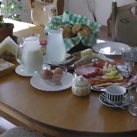 Malomkerek Vendeghaz Bed & Breakfast Fertoboz