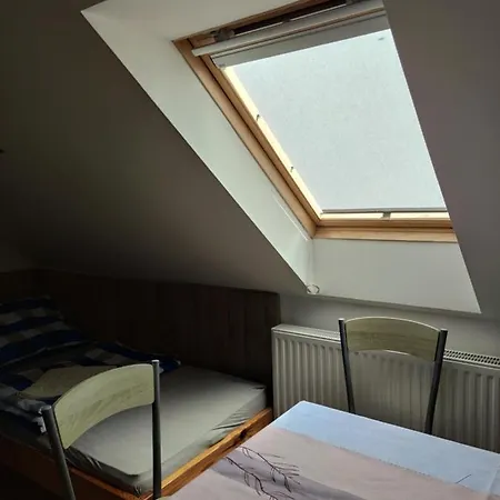 Malomkerek Vendeghaz 住宿加早餐酒店 3*