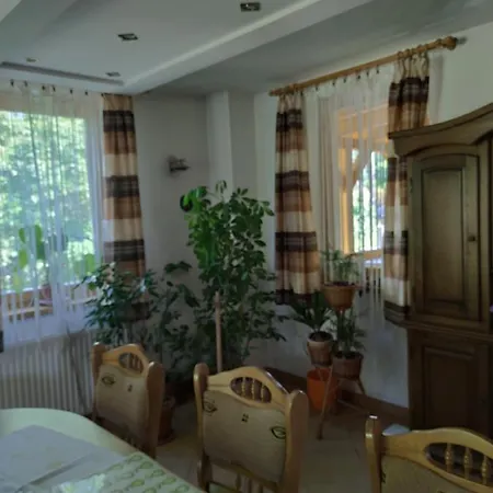 Malomkerek Vendeghaz Bed & Breakfast 3*