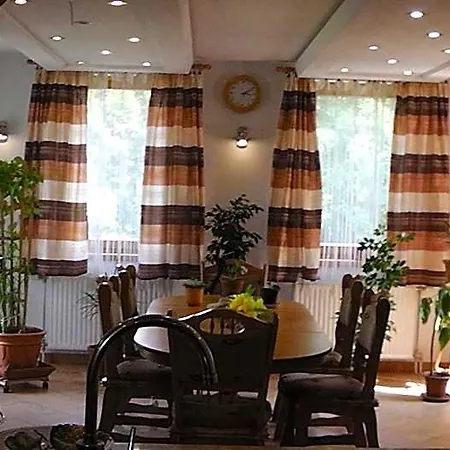 Malomkerek Vendeghaz B&B Fertőboz